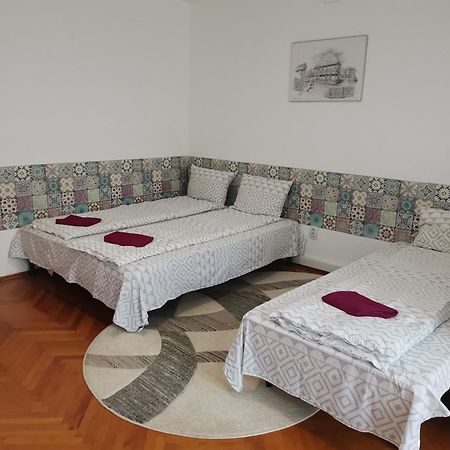 Try The Central Feeling Тимишоара Экстерьер фото