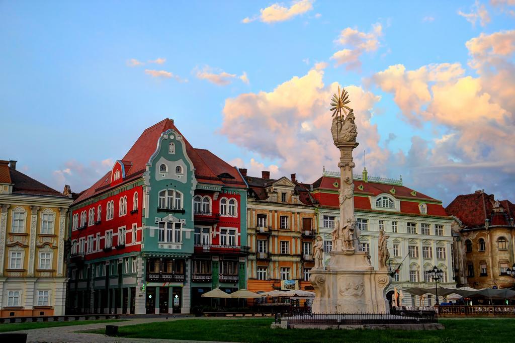 Try The Central Feeling Тимишоара Экстерьер фото